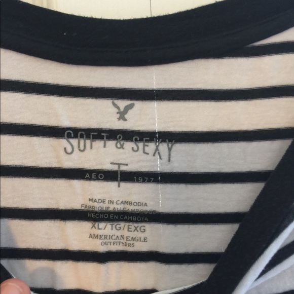 ❌❌SOLD❌❌American Eagle Top - Picture 2 of 5